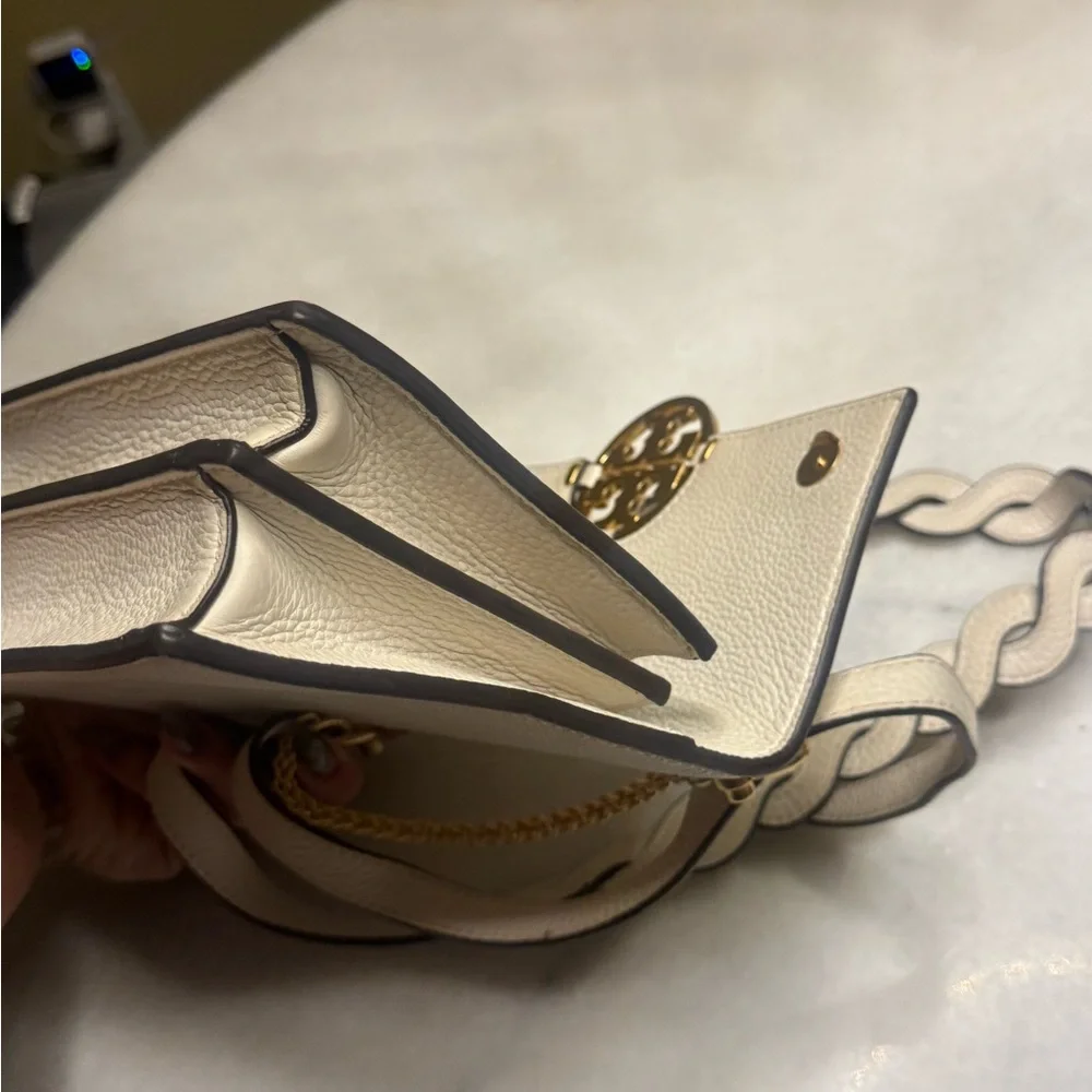Tory Burch Cream Shoulder Bag with Gold Accents - Picture 9 of 11